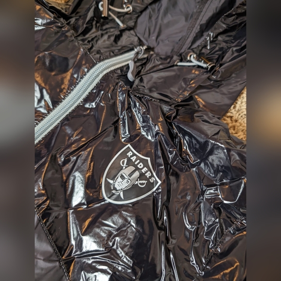Officially Licensed Las Vegas Raiders Double-Coverage Full-Zip Hoodie - Picture 8 of 10